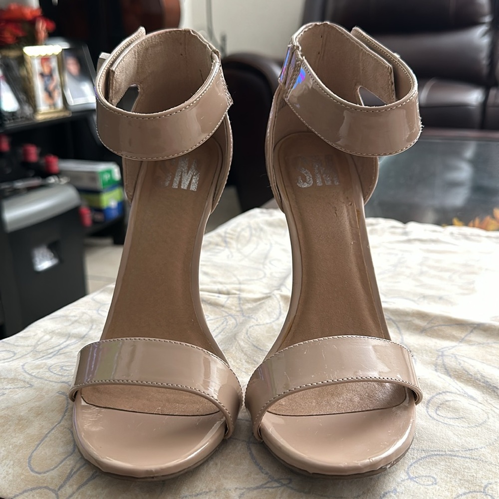 Tan high heel. - Picture 2 of 3
